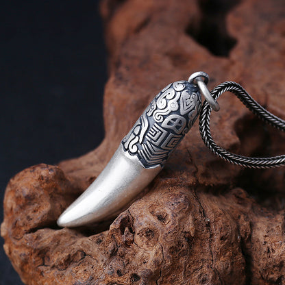 Manufacturer wholesale s990 sterling silver jewelry for men and women, pattern pattern, wolf tooth pendant, Thai silver retro personalized pendant