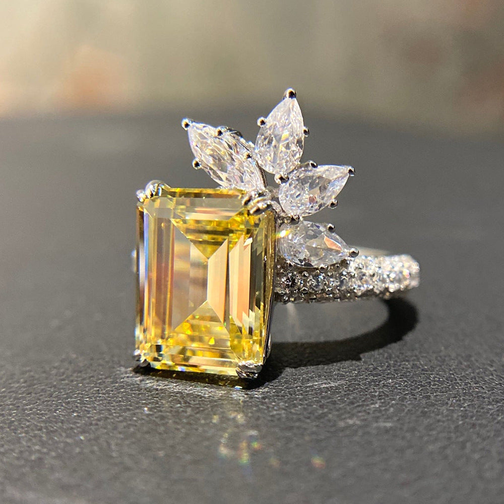 Cao Shi's temperament princess-cut diamond and zircon ring, retro yellow diamond flower ring for women, super flash fashion lace ring