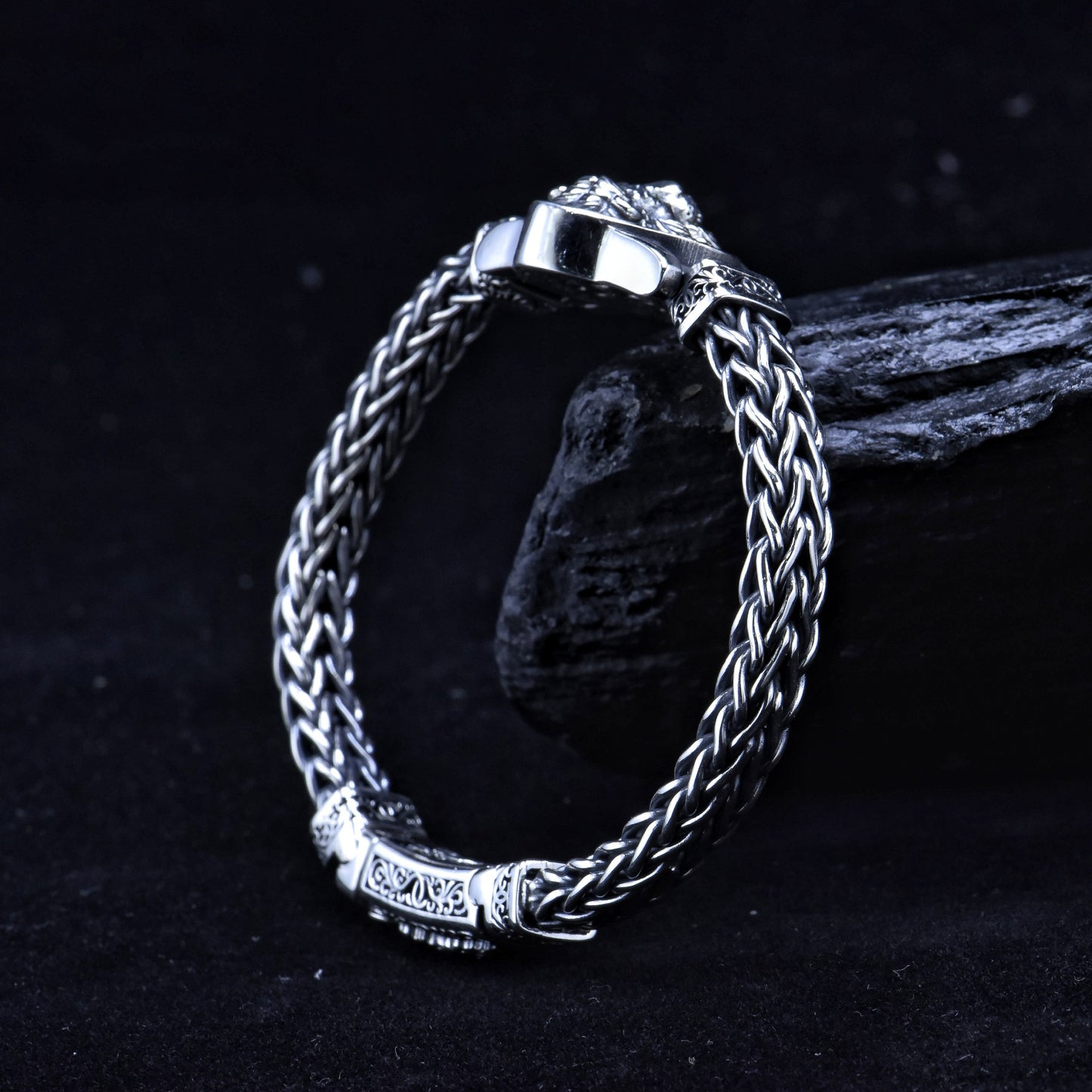 S925 sterling silver retro hand-woven domineering lion personality bracelet for men and women, ethnic style couple, national fashion silver jewelry