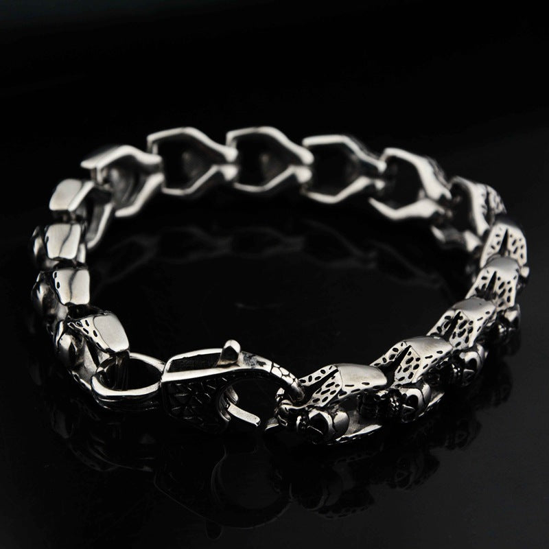 Trendy hot titanium steel skull bracelet European and American cross-border best-selling hip-hop personality versatile fashionable men's and women's couple jewelry